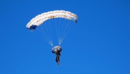 电子游戏-伤病潮席卷海港，国际热身赛暴露阵容危机，莱昂纳多武磊等五将高挂免战牌