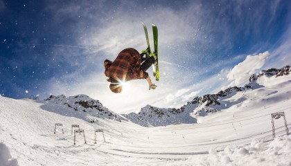 电子游戏-皇马中场危机引爆足坛！卡佩罗痛批结构性软肋，亚马尔崛起或颠覆金球竞争格局