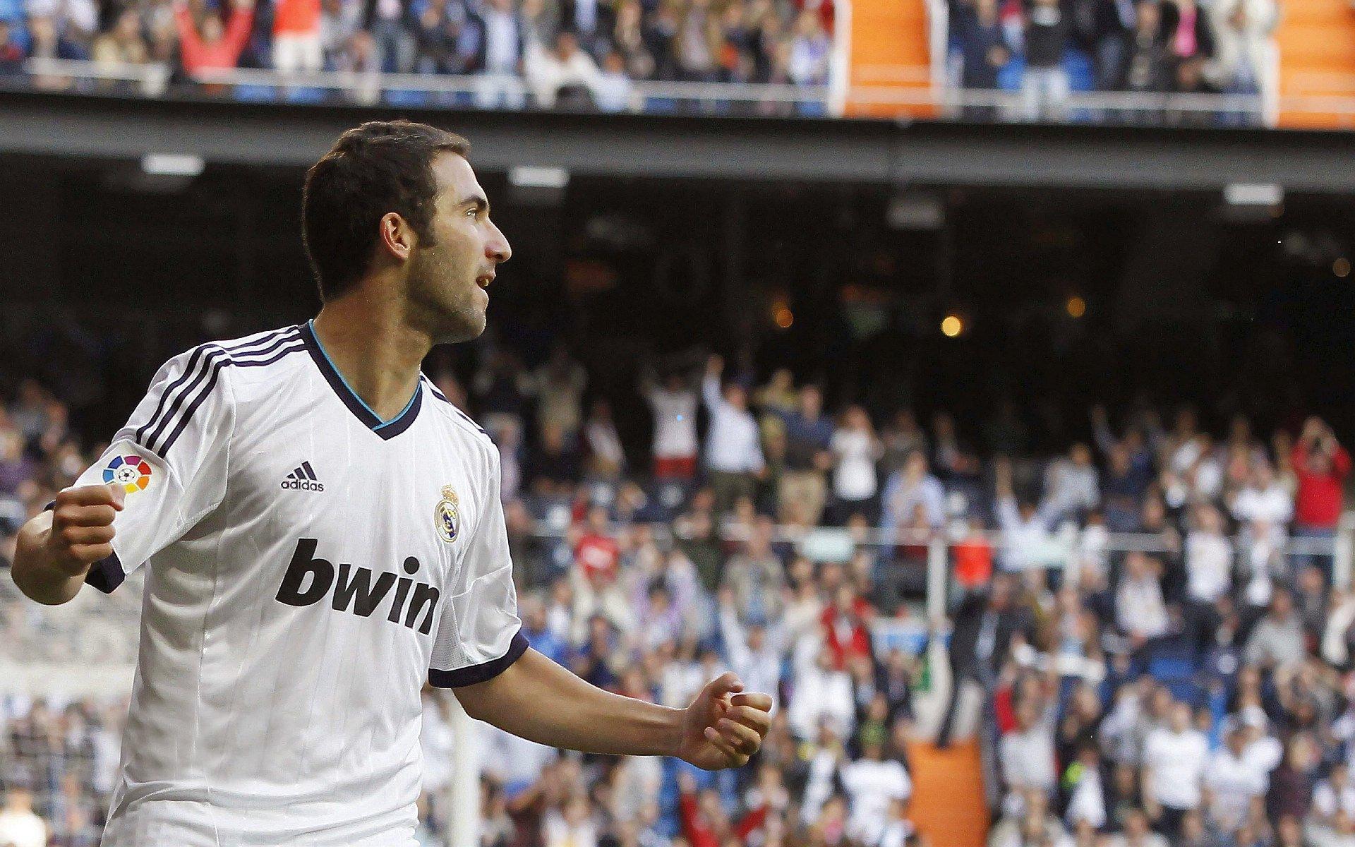 联盟震动！特雷-杨与奇才核心同时缺阵，名记透露大交易谈判进入关键阶段